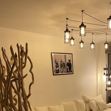 Les Pieds Dans L Eau A En Front De